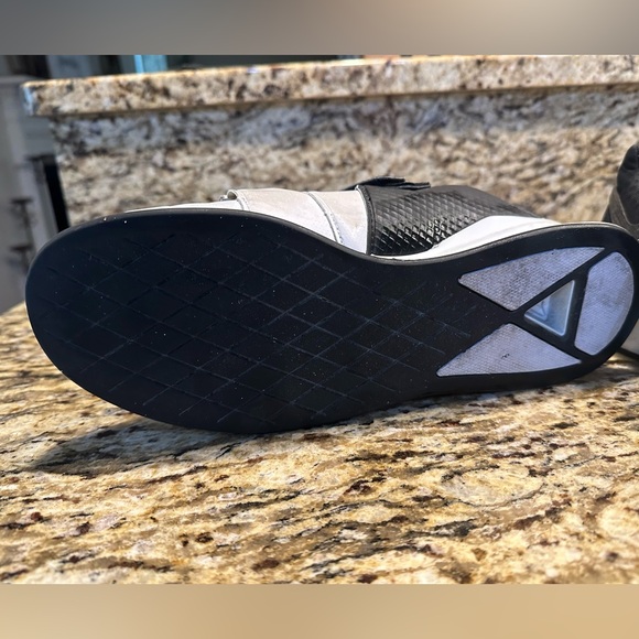 Women’s Reebok Legacy Lifters - Picture 2 of 4